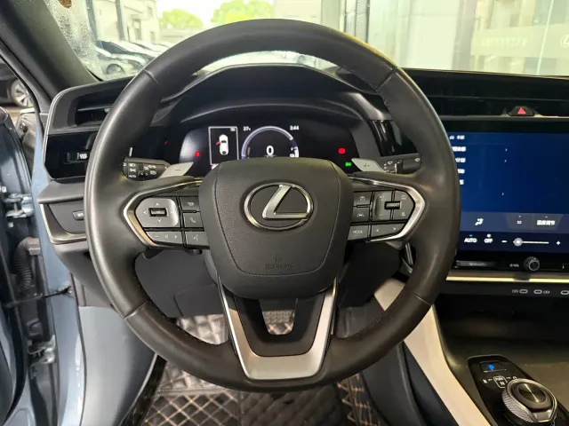 Lexus RZ — Фото автомобиля 4
