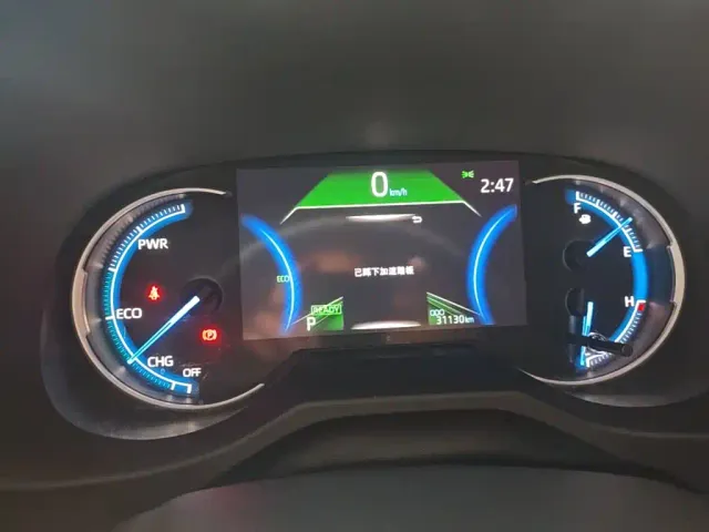 Toyota RAV4 — Фото автомобиля 11