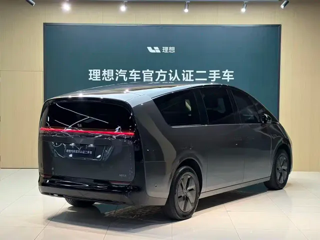 Li Auto MEGA — Фото автомобиля 3