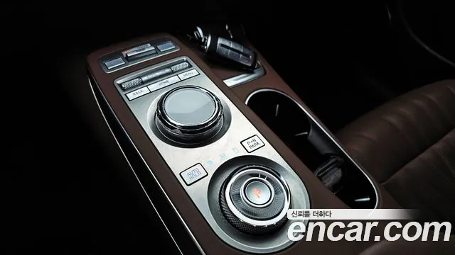 Genesis GV70 2.5T Бензин AWD — Фото автомобиля 8