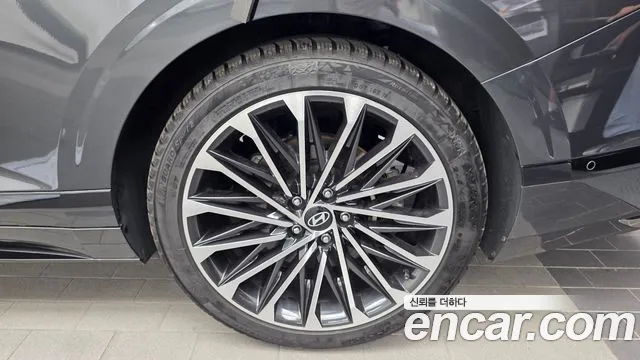 Hyundai Grandeur Grandeur (GN7) 3.5 Бензин 4WD — Фото автомобиля 21