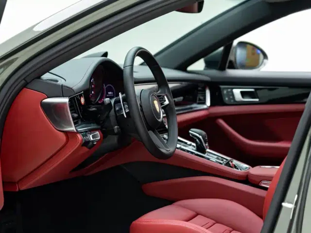 Porsche Panamera — Фото автомобиля 8