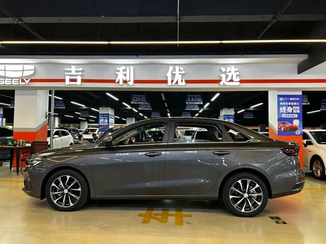 Geely Emgrand — Фото автомобиля 4