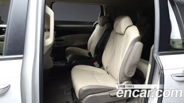 Kia Canival — Фото автомобиля 26