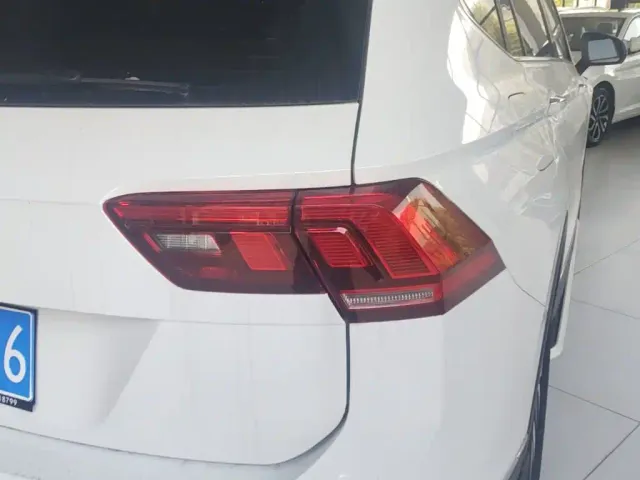 Volkswagen Tiguan L — Фото автомобиля 7