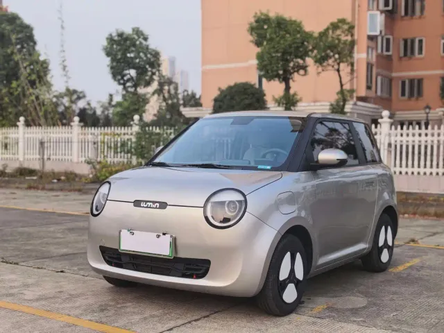 Фотография автомобиля — Changan Lumin