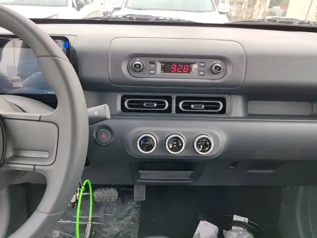 Wuling Zhiguang NEV — Фото автомобиля 12