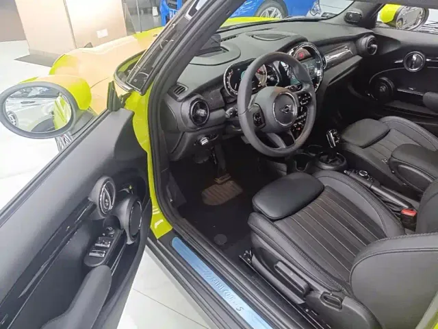 MINI Hatch — Фото автомобиля 15