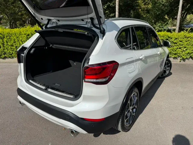 BMW X1 — Фото автомобиля 12