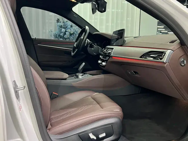 BMW 5 Series — Фото автомобиля 6