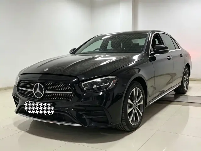 Фотография автомобиля — Mercedes-Benz E-Class