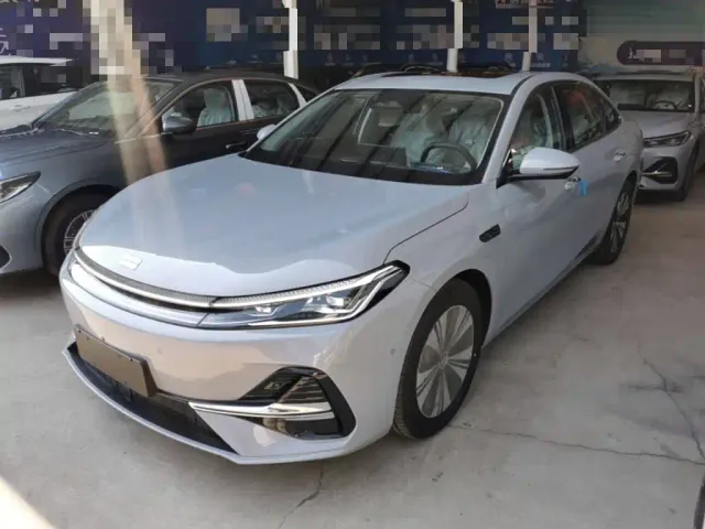 Фотография автомобиля — Geely Galaxy A7