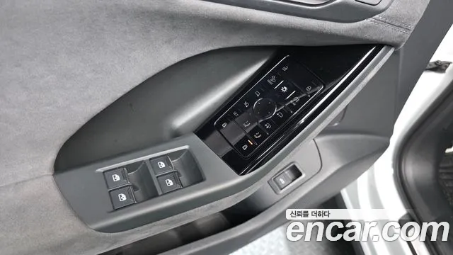 Audi SQ6 e-tron — Фото автомобиля 28
