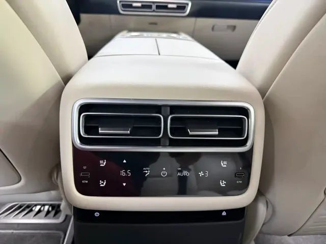 Li Auto L7 — Фото автомобиля 19