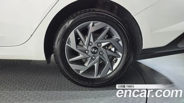 Hyundai Avante CN7 — Фото автомобиля 6
