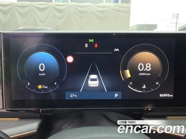 Hyundai Grandeur Grandeur (GN7) 2.5 Бензин 2WD — Фото автомобиля 9