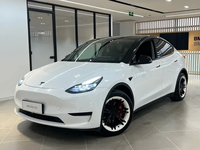 Фотография автомобиля — Tesla Model Y