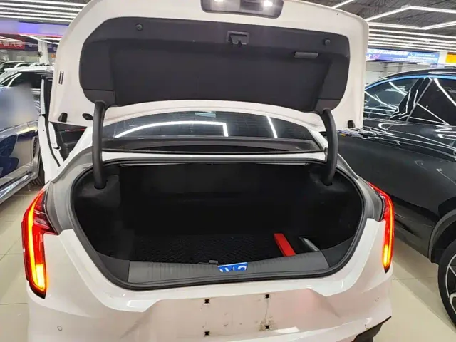 Cadillac CT4 — Фото автомобиля 18
