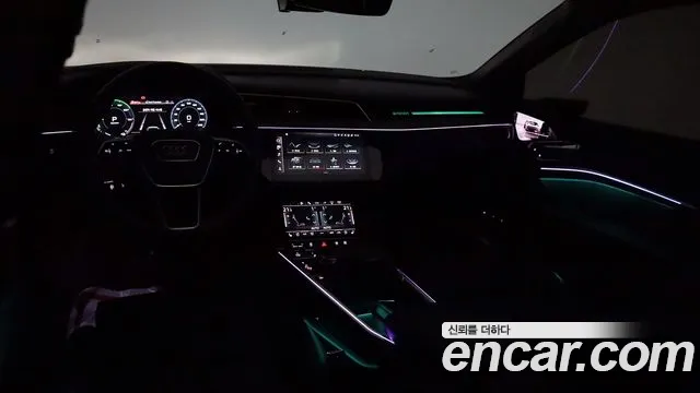 Audi e-tron — Фото автомобиля 17