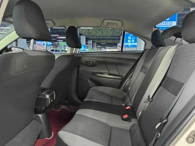 Toyota Vios — Фото автомобиля 11