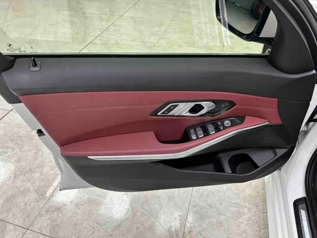 BMW 3 Series — Фото автомобиля 16