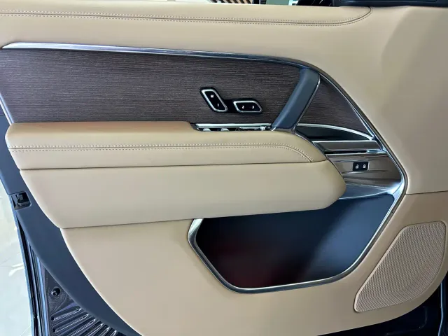Land Rover Range Rover — Фото автомобиля 8