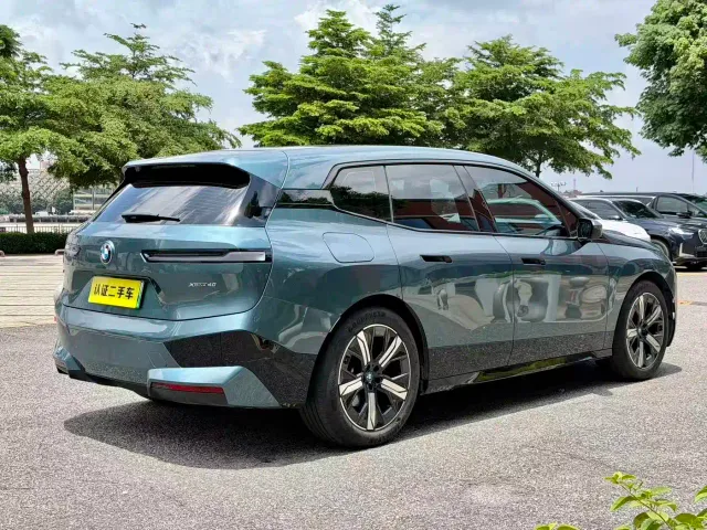 BMW iX — Фото автомобиля 7