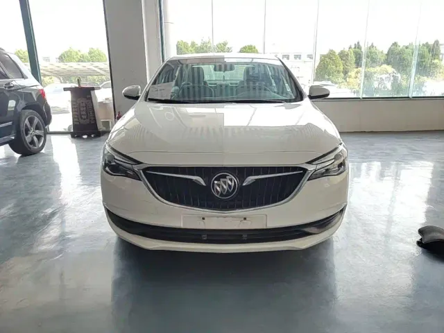 Buick Excelle — Фото автомобиля 2