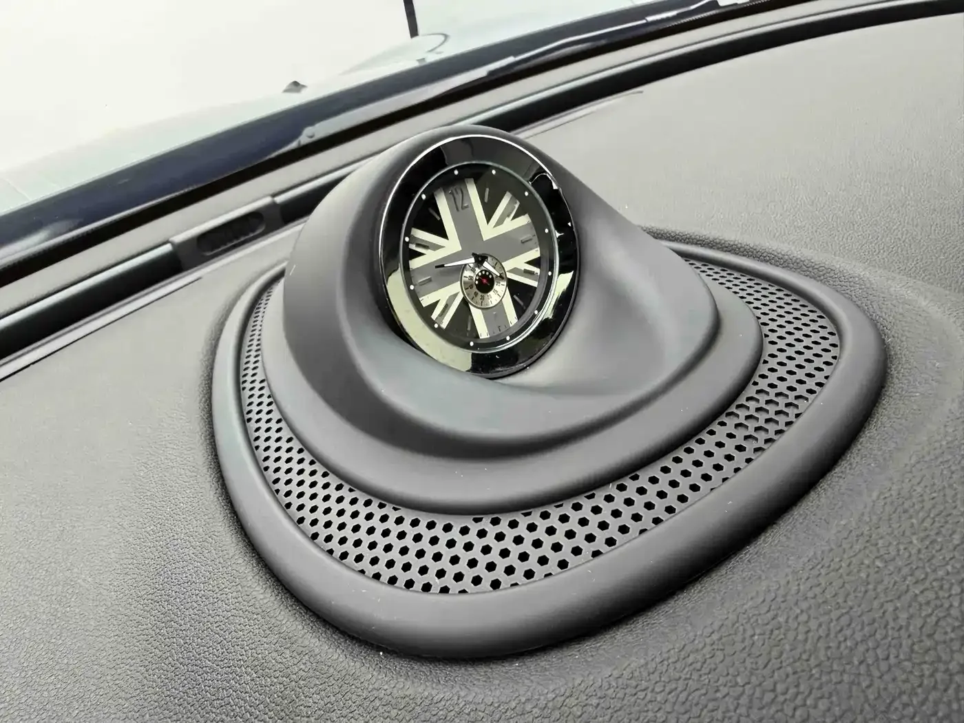 MINI MINI CLUBMAN 2022 1.5T COOPER Comfort Special Edition — Фото автомобиля 17