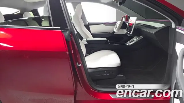 Tesla Model Y — Фото автомобиля 25