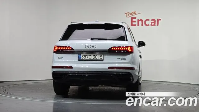 Audi Q7 55 TFSI quattro Premium — Фото автомобиля 4