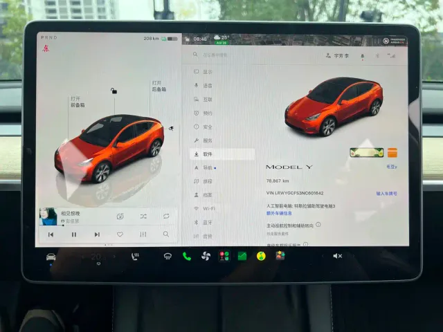 Tesla Model Y — Фото автомобиля 15