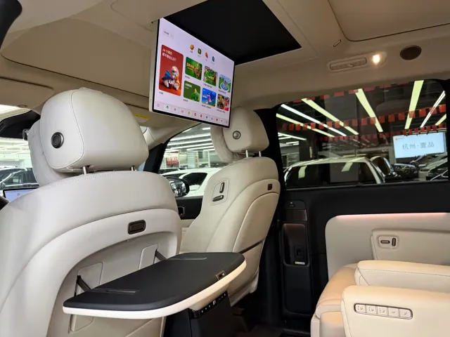 Li Auto MEGA — Фото автомобиля 26