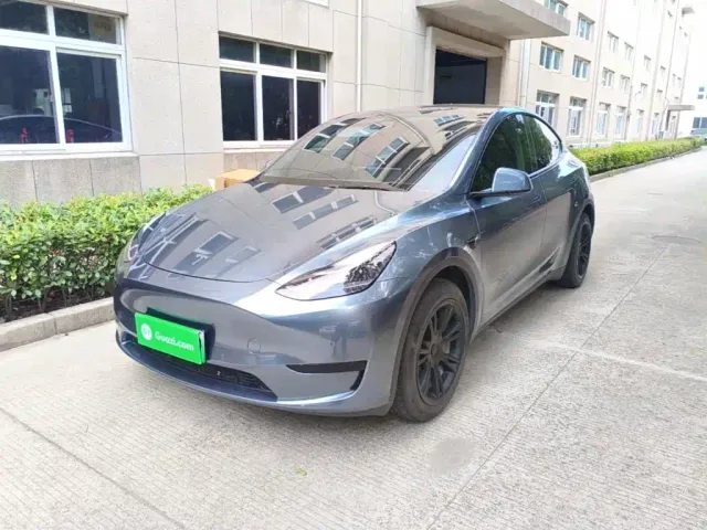 Фотография автомобиля — Tesla Model Y