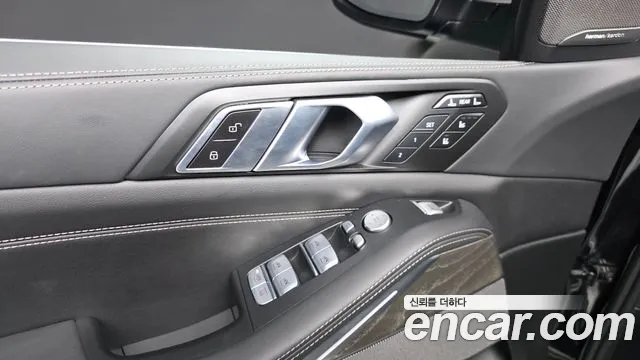 BMW X7 — Фото автомобиля 24