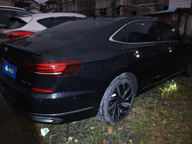 Volkswagen Passat — Фото автомобиля 3