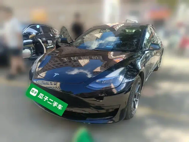 Фотография автомобиля — Tesla Model 3