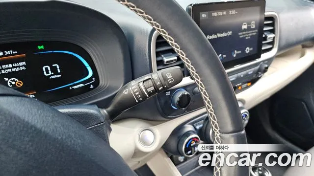 Hyundai Venue — Фото автомобиля 24