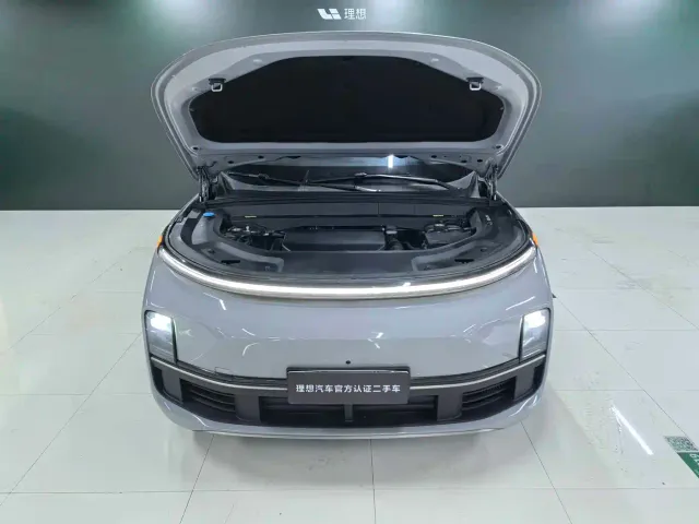 Li Auto L9 — Фото автомобиля 6