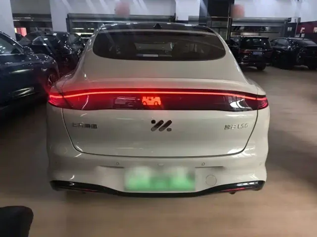 IM Motors LS6 — Фото автомобиля 5