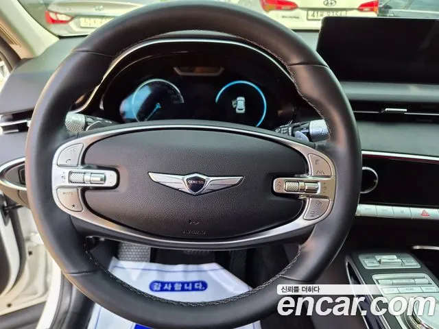 Genesis GV70 — Фото автомобиля 11