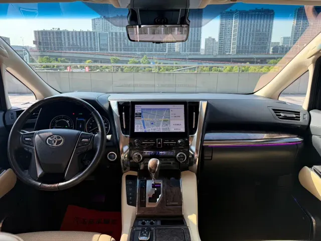Toyota Vellfire — Фото автомобиля 5