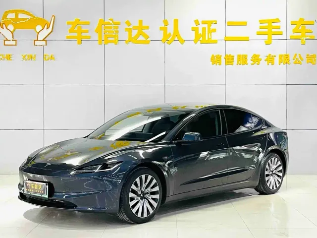 Фотография автомобиля — Tesla Model 3