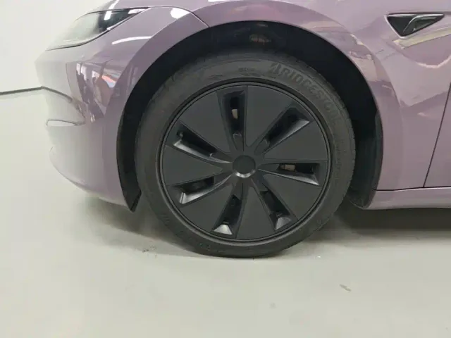 Tesla Model 3 — Фото автомобиля 22