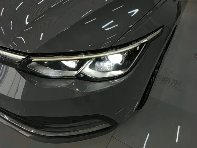 Volkswagen Golf — Фото автомобиля 23