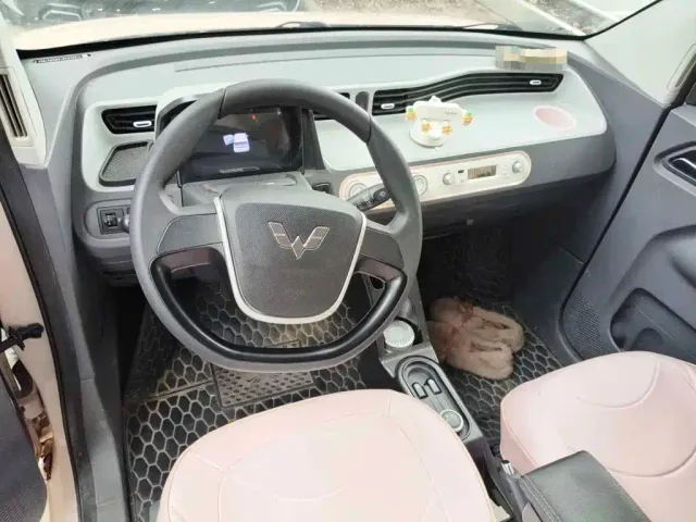 Wuling Hongguang Mini EV — Фото автомобиля 12