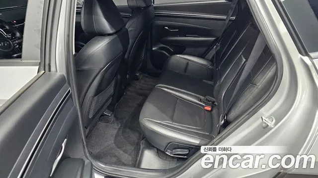 Hyundai Tucson Tucson (NX4) Дизель 2.0 2WD — Фото автомобиля 12