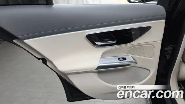 Mercedes-Benz E-Class — Фото автомобиля 25