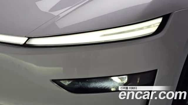 Tesla Model Y — Фото автомобиля 21