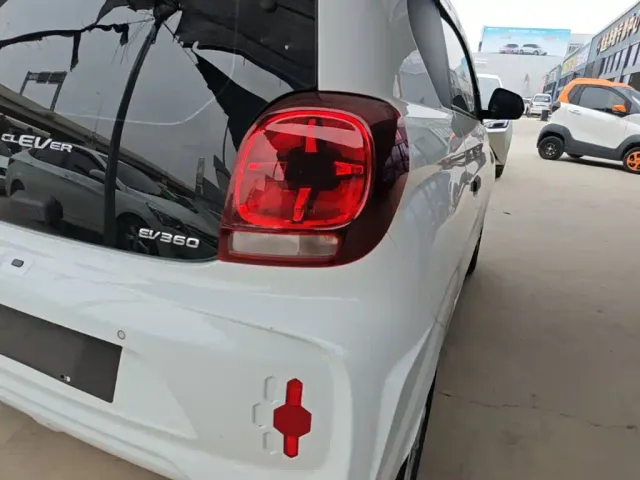 Roewe Clever — Фото автомобиля 7